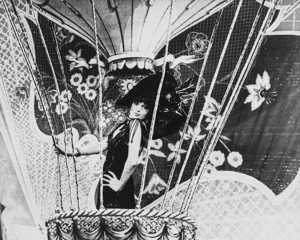 Anonimo : Monica Vitti in Nin Tirabusci  - Asta Fotografia - Associazione Nazionale - Case d'Asta italiane