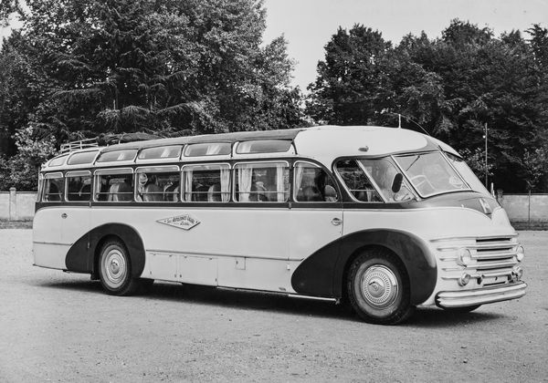 Anonimo : Autobus Alfa Romeo Tipo 900 A  - Asta Fotografia - Associazione Nazionale - Case d'Asta italiane