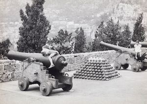 Jean Ribiére - Les canons devant le Palais de Monaco