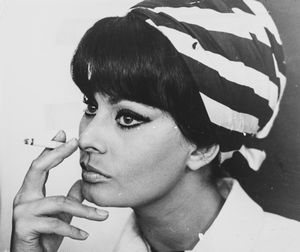 Anonimo : Sophia Loren  - Asta Fotografia - Associazione Nazionale - Case d'Asta italiane