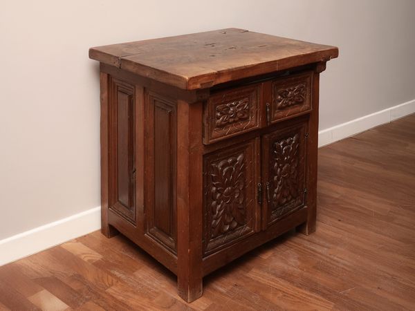 Piccolo stipo  - Asta Dballage. Occasioni in asta - Associazione Nazionale - Case d'Asta italiane