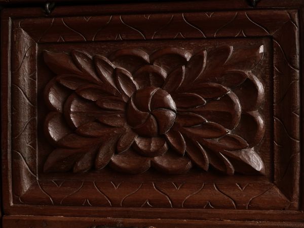 Piccolo stipo  - Asta Dballage. Occasioni in asta - Associazione Nazionale - Case d'Asta italiane