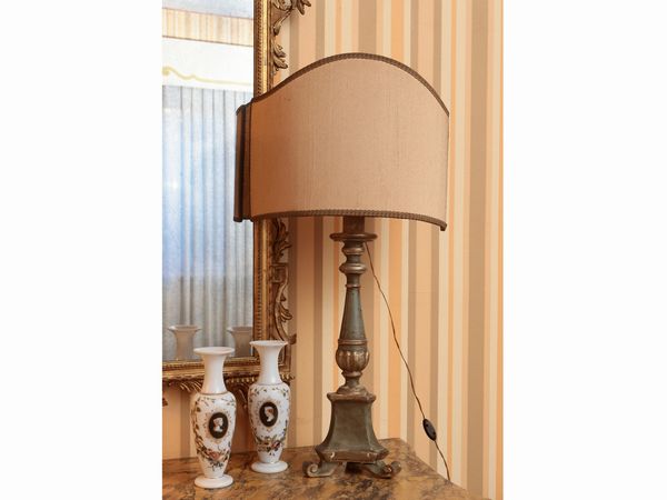 Torciera laccata verde acqua e lumeggiata in oro  - Asta Dballage. Occasioni in asta - Associazione Nazionale - Case d'Asta italiane