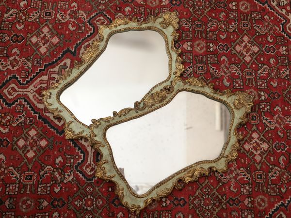 Coppia di specchiere in legno dorato e laccato  - Asta Dballage. Occasioni in asta - Associazione Nazionale - Case d'Asta italiane