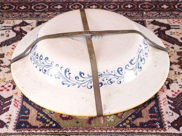 Piatto da parata in terracotta invetriata, Cantagalli  - Asta Dballage. Occasioni in asta - Associazione Nazionale - Case d'Asta italiane