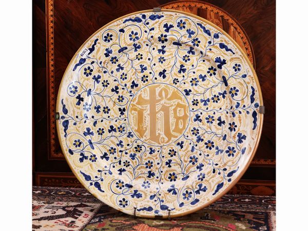 Piatto da parata in terracotta invetriata, Cantagalli  - Asta Dballage. Occasioni in asta - Associazione Nazionale - Case d'Asta italiane