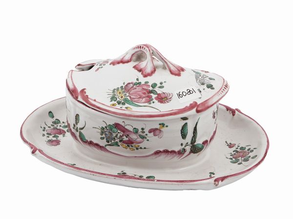 Salsiera in maiolica  - Asta Dballage. Occasioni in asta - Associazione Nazionale - Case d'Asta italiane