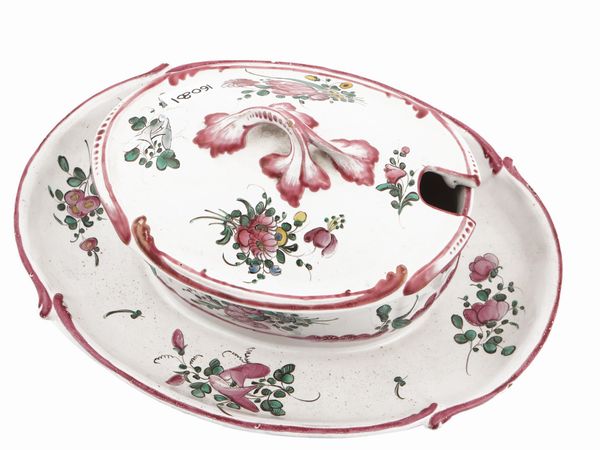 Salsiera in maiolica  - Asta Dballage. Occasioni in asta - Associazione Nazionale - Case d'Asta italiane