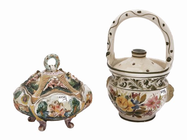 Due accessori per la casa in ceramica  - Asta Dballage. Occasioni in asta - Associazione Nazionale - Case d'Asta italiane