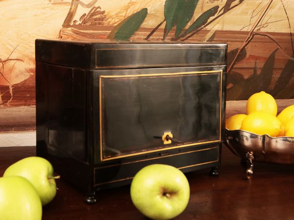 Rosoliera in legno ebanizzato  - Asta Dballage. Occasioni in asta - Associazione Nazionale - Case d'Asta italiane