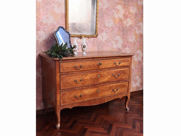 Cassettone impiallacciato ed intarsiato in ciliegio  - Asta Dballage. Occasioni in asta - Associazione Nazionale - Case d'Asta italiane