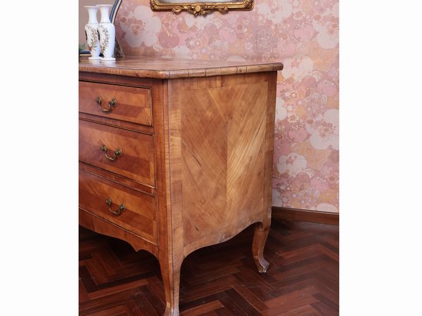 Cassettone impiallacciato ed intarsiato in ciliegio  - Asta Dballage. Occasioni in asta - Associazione Nazionale - Case d'Asta italiane