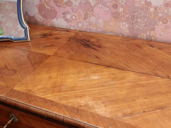 Cassettone impiallacciato ed intarsiato in ciliegio  - Asta Dballage. Occasioni in asta - Associazione Nazionale - Case d'Asta italiane