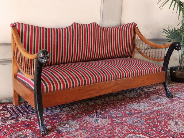 Divano a panca in ciliegio  - Asta Dballage. Occasioni in asta - Associazione Nazionale - Case d'Asta italiane