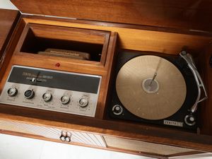 Mobile radio Zenith  - Asta Dèballage. Occasioni in asta - Associazione Nazionale - Case d'Asta italiane