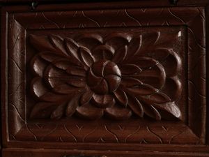 Piccolo stipo  - Asta Dballage. Occasioni in asta - Associazione Nazionale - Case d'Asta italiane