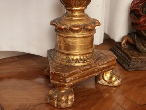 Candeliere in legno intagliato e dorato  - Asta Dballage. Occasioni in asta - Associazione Nazionale - Case d'Asta italiane