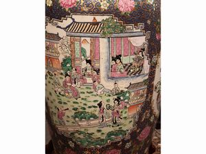 Grande vaso a balaustro in porcellana  - Asta Dèballage. Occasioni in asta - Associazione Nazionale - Case d'Asta italiane