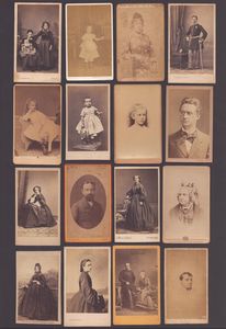 Raccolta di 48 CDV di fotografi misti  - Asta Opere su carta. Stampe, disegni, foto d'epoca - Associazione Nazionale - Case d'Asta italiane