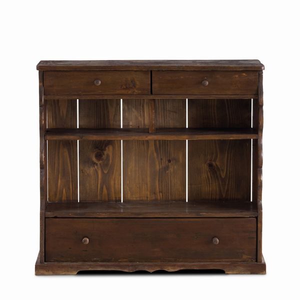 Piattaia in legno a tre cassetti. XX secolo  - Asta Antiquariato - Associazione Nazionale - Case d'Asta italiane