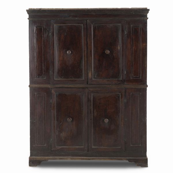 Credenza doppio corpo. XVII secolo  - Asta Antiquariato - Associazione Nazionale - Case d'Asta italiane