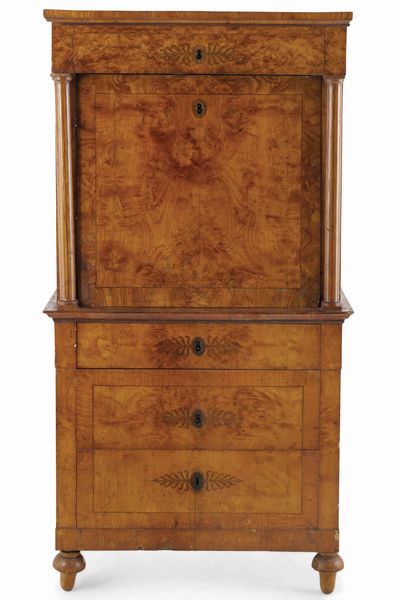 Secretaire lastronato in radica e filettato. XIX secolo  - Asta Antiquariato - Associazione Nazionale - Case d'Asta italiane