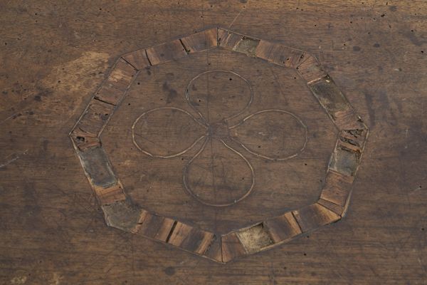 Piccolo scrittoio antico  - Asta Antiquariato - Associazione Nazionale - Case d'Asta italiane