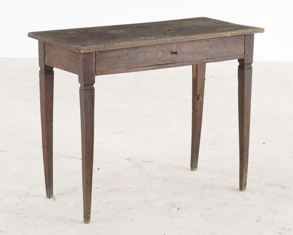 Piccolo scrittoio antico  - Asta Antiquariato - Associazione Nazionale - Case d'Asta italiane