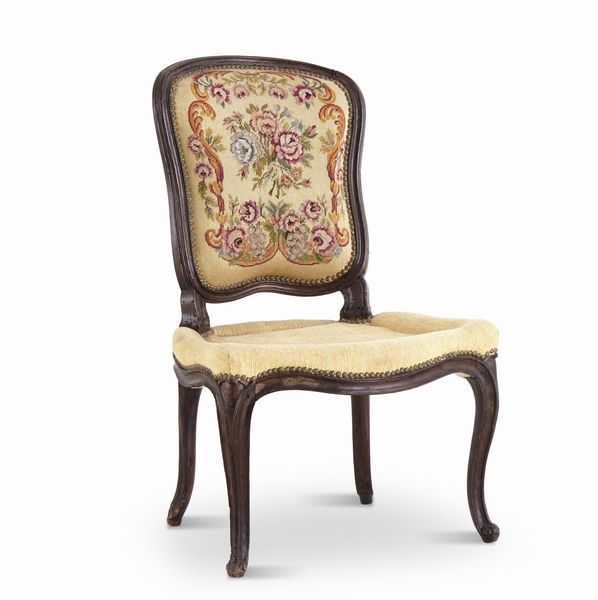 Sedia Luigi XV in noce. XVIII secolo  - Asta Antiquariato - Associazione Nazionale - Case d'Asta italiane