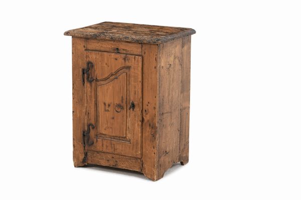 Piccolo comodino in legno ad un'anta  - Asta Antiquariato - Associazione Nazionale - Case d'Asta italiane