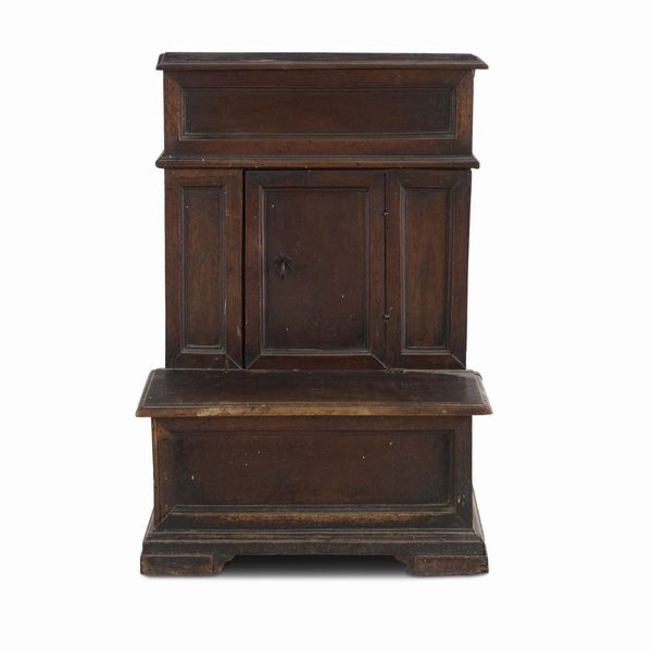 Inginocchiatoio in legno. Elementi antichi  - Asta Antiquariato - Associazione Nazionale - Case d'Asta italiane