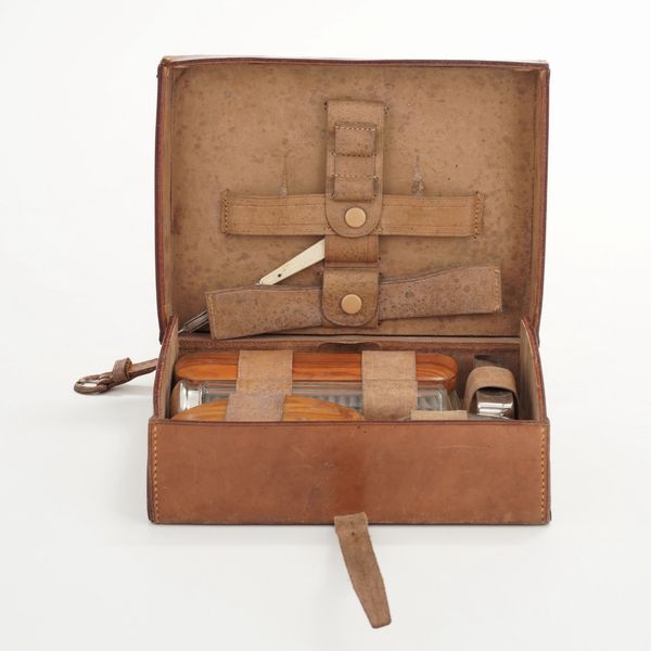 Seta da viaggio in legno e metallo  - Asta Antiquariato - Associazione Nazionale - Case d'Asta italiane