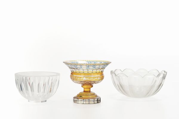 Tre coppe centrotavola in vetro diverse  - Asta Antiquariato - Associazione Nazionale - Case d'Asta italiane