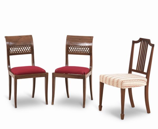 Coppia di sedie con schienale traforato e una diversa  - Asta Antiquariato - Associazione Nazionale - Case d'Asta italiane