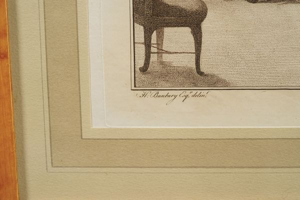 Coppia di stampe in cornice dorata raffiguranti stemmi e medaglie e coppia di stampe francesi  - Asta Antiquariato - Associazione Nazionale - Case d'Asta italiane