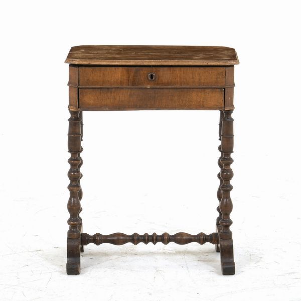Tavolino da lavoro. XIX secolo  - Asta Antiquariato - Associazione Nazionale - Case d'Asta italiane