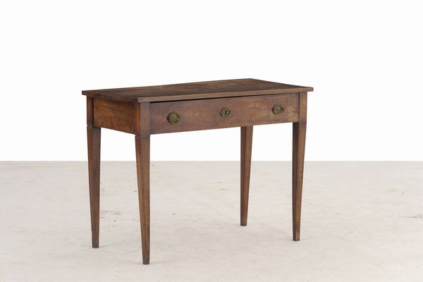 Scrittoio Luigi XVI in noce. XVIII-XIX secolo  - Asta Antiquariato - Associazione Nazionale - Case d'Asta italiane