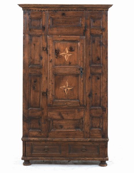 Armadio in legno ad un'anta. XIX secolo  - Asta Antiquariato - Associazione Nazionale - Case d'Asta italiane