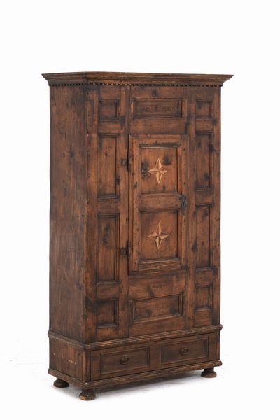 Armadio in legno ad un'anta. XIX secolo  - Asta Antiquariato - Associazione Nazionale - Case d'Asta italiane