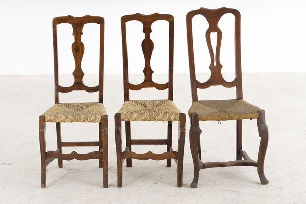 Lotto di 5 sedie con seduta impagliata. XVIII-XIX secolo  - Asta Antiquariato - Associazione Nazionale - Case d'Asta italiane