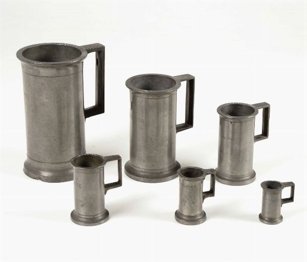 Raccolta di sei boccali in peltro. XIX-XX secolo  - Asta Antiquariato - Associazione Nazionale - Case d'Asta italiane