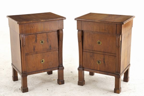 Coppia di comodini lastronati. XIX-XX secolo  - Asta Antiquariato - Associazione Nazionale - Case d'Asta italiane