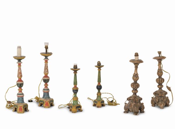 Tre coppie di candelieri in legno intagliato e dipinto  - Asta Antiquariato - Associazione Nazionale - Case d'Asta italiane