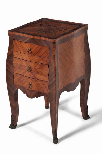 Comodino lastronato e intarsiato. XIX secolo  - Asta Antiquariato - Associazione Nazionale - Case d'Asta italiane