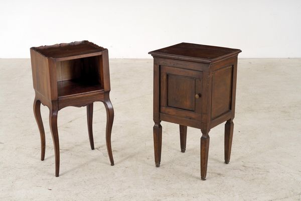 Due comodini in legno. XIX secolo  - Asta Antiquariato - Associazione Nazionale - Case d'Asta italiane