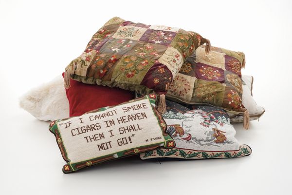 Lotto misto di cuscini in tessuti e fantasie diverse  - Asta Antiquariato - Associazione Nazionale - Case d'Asta italiane