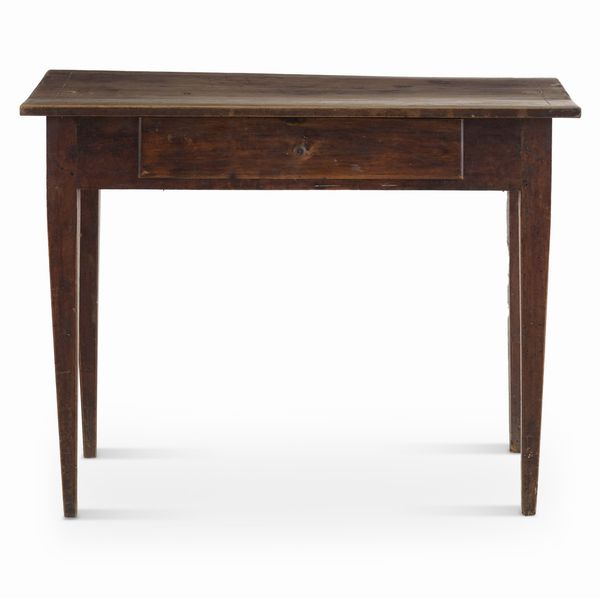 Piccolo scrittoio ad un cassetto. XIX secolo  - Asta Antiquariato - Associazione Nazionale - Case d'Asta italiane