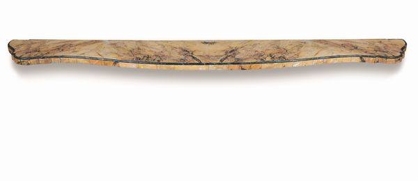 Due piani da muro in giallo di Siena. Stile XVIII secolo, XX secolo  - Asta Antiquariato - Associazione Nazionale - Case d'Asta italiane