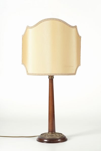 Lampada da tavolo in legno  - Asta Antiquariato - Associazione Nazionale - Case d'Asta italiane