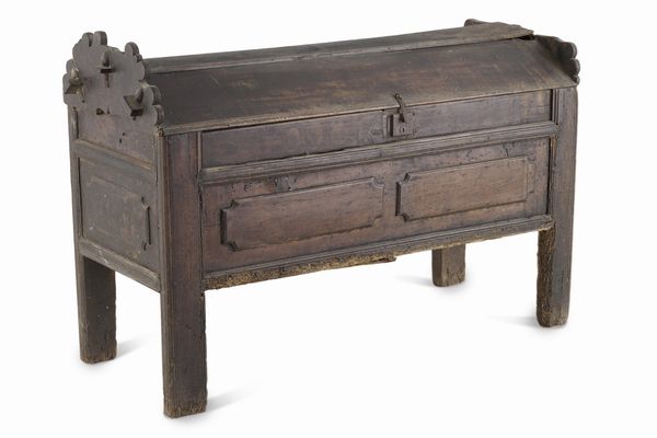 Arcile in noce. Emilia, XVII secolo  - Asta Antiquariato - Associazione Nazionale - Case d'Asta italiane